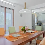 Вілла Maras With Yard, 400 M To The