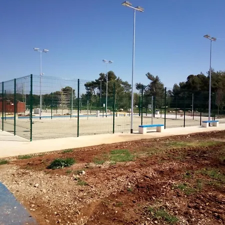 Maras With Yard, 400 M To The * 普拉