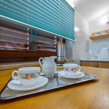 别墅 Maras With Yard, 400 M To The