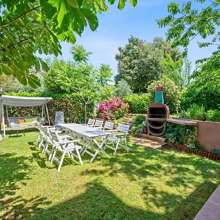 Maras With Yard, 400 M To The