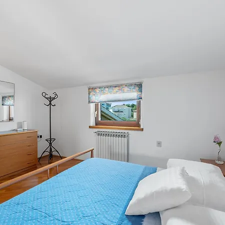 Maras With Yard, 400 M To The 普拉