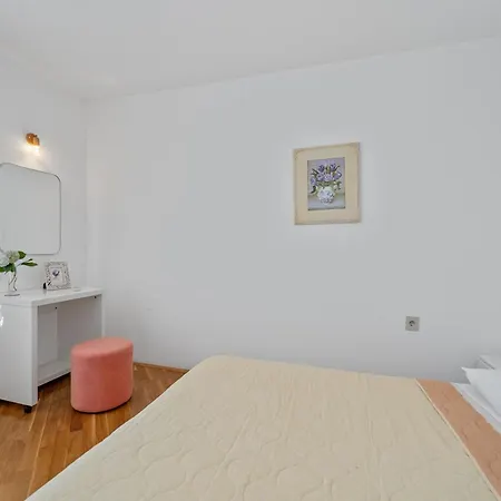 Maras With Yard, 400 M To The *