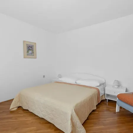 Maras With Yard, 400 M To The *