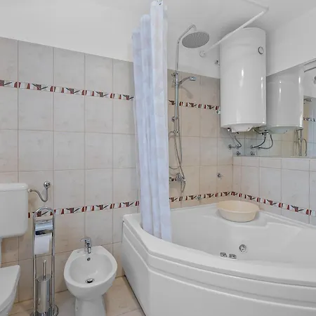 Maras With Yard, 400 M To The 别墅 普拉