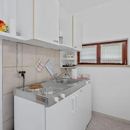 别墅 Maras With Yard, 400 M To The