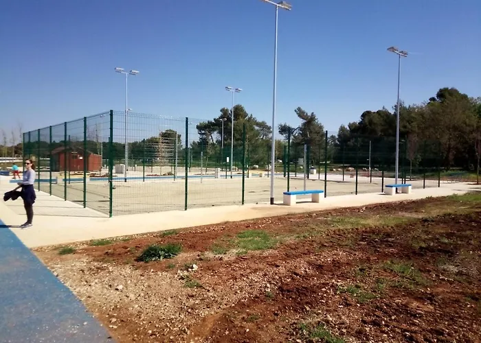 Maras With Yard, 400 M To The * Pula