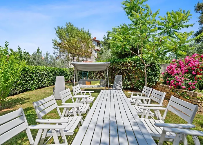 Villa Maras With Yard, 400 M To The Pula