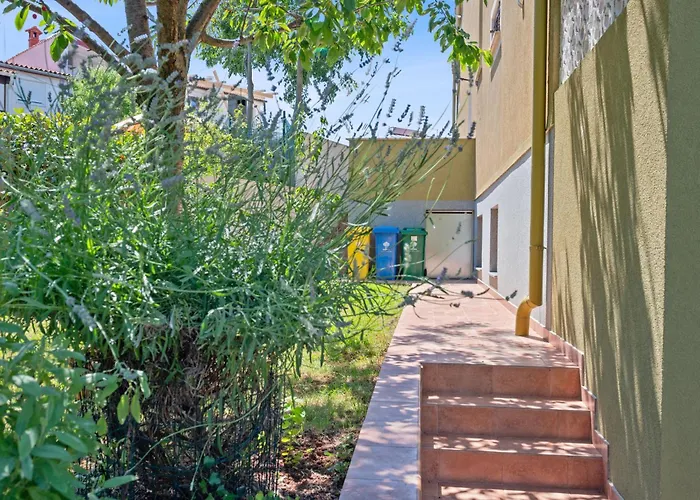 Willa Maras With Yard, 400 M To The