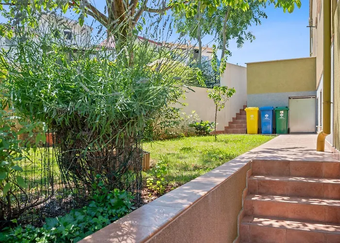 Maras With Yard, 400 M To The Pula