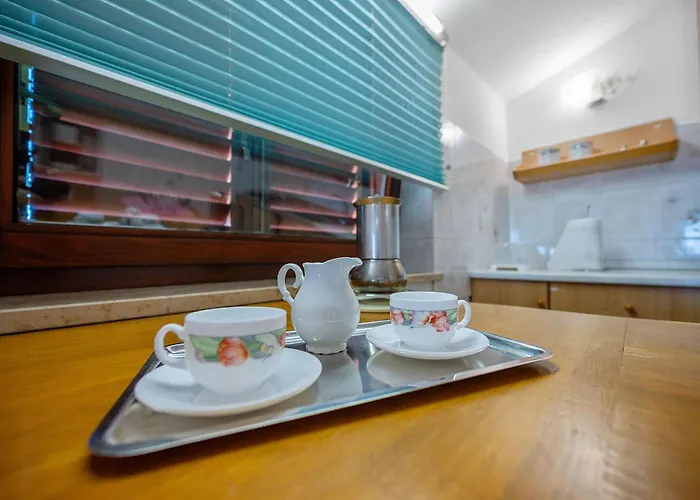 Villa Maras With Yard, 400 M To The