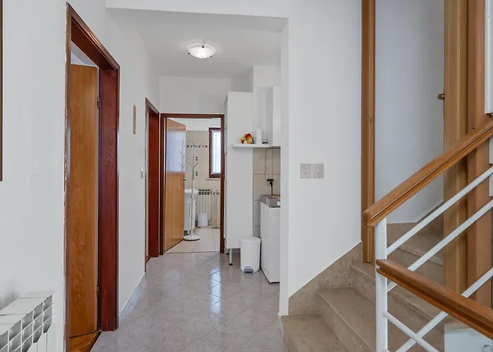 Maras With Yard, 400 M To The Willa *