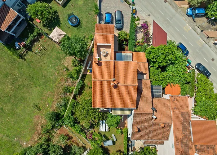 Maras With Yard, 400 M To The Pula