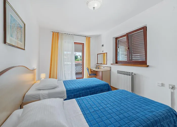 Maras With Yard, 400 M To The Villa *