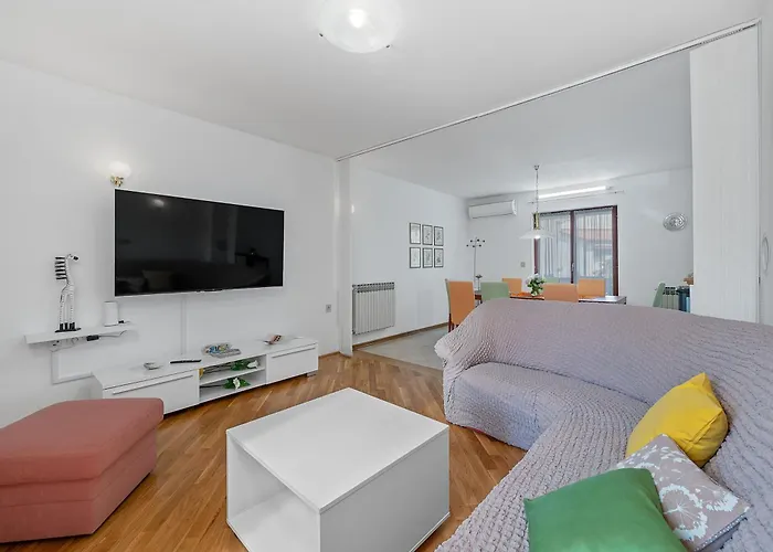 Maras With Yard, 400 M To The Willa