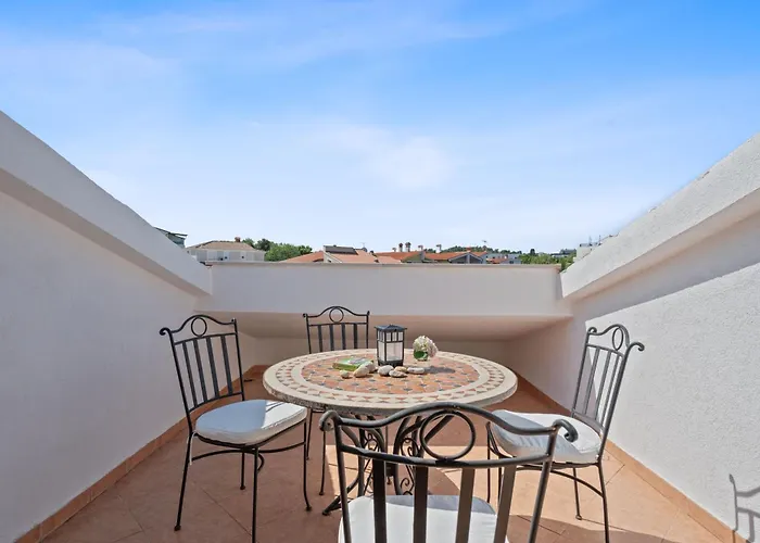 Maras With Yard, 400 M To The * Pula