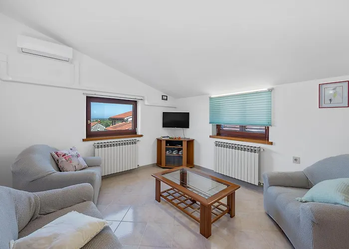 Maras With Yard, 400 M To The Pula