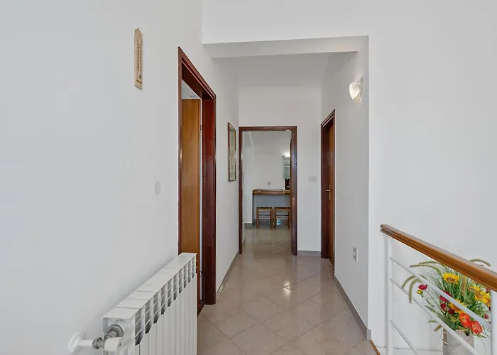 Βίλα Maras With Yard, 400 M To The