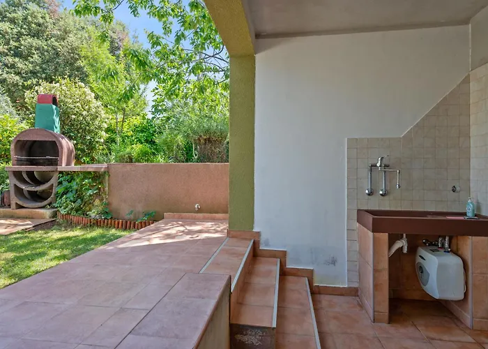 Maras With Yard, 400 M To The Villa Pula