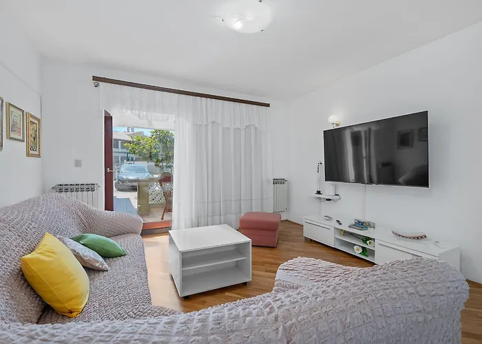 Maras With Yard, 400 M To The Villa *