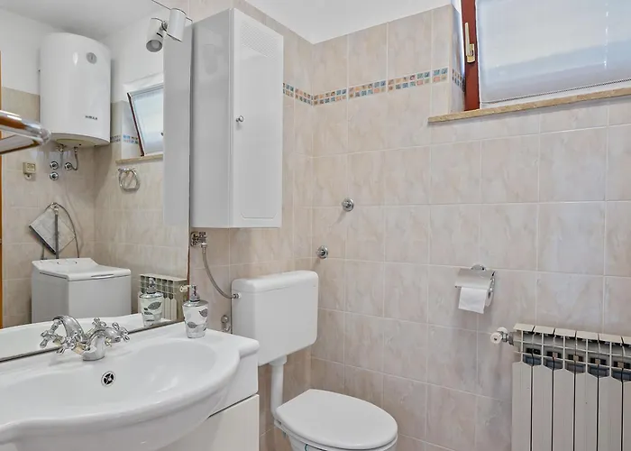 Maras With Yard, 400 M To The Villa Pula