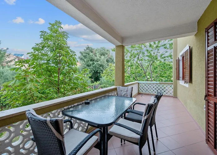 Maras With Yard, 400 M To The *